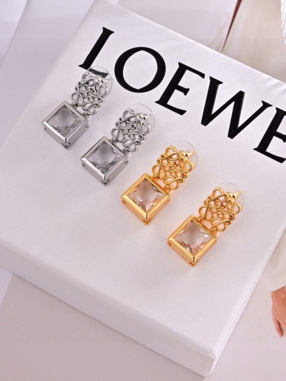 Loewe  new letter stud earrings